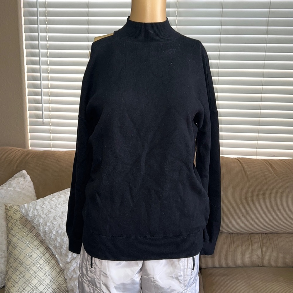 NWOT Michael Kors Black Ribbed Shoulder Cutout Sweater in Black